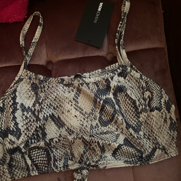 Two piece set - Picture 2 of 2